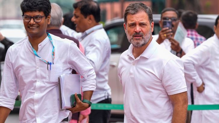 https://www.salarnews.in/public/uploads/images/newsimages/maannewsimage12082025_203804_Rahul Gandhi.jpg